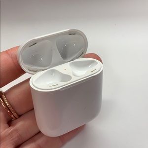 AirPods charging case